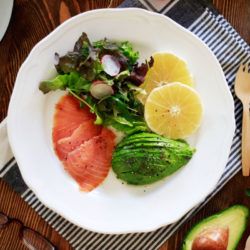 HEALTHY BRUNCH, BRUNCH, SALMON, AVOCADO, SALAD, COOL ARTISAN, ΣΟΛΟΜΟΣ, ΣΑΛΑΤΑ, ΑΒΟΚΑΝΤΟ, ΥΓΙΕΙΝΟ BRUNCH,