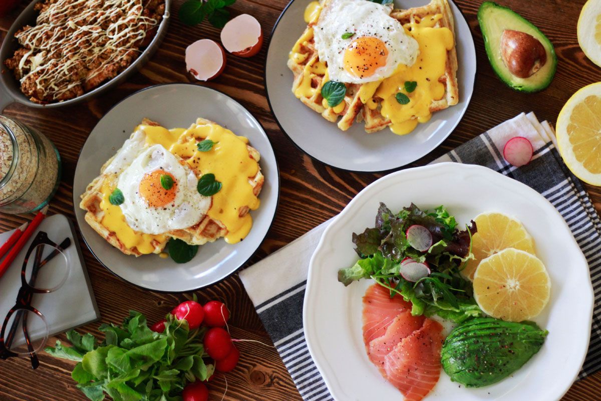 ΒΑΦΛΕΣ, ΑΥΓΑ, ΜΗΛΟΠΙΤΑ, VEGAN APPLE CRUMBLE, ΣΟΛΟΜΟΣ, ΣΑΛΑΤΑ, ΥΓΙΕΙΝΟ BRUNCH, ΣΥΝΤΑΓΕΣ ΓΙΑ BRUNCH, COOL ARTISAN