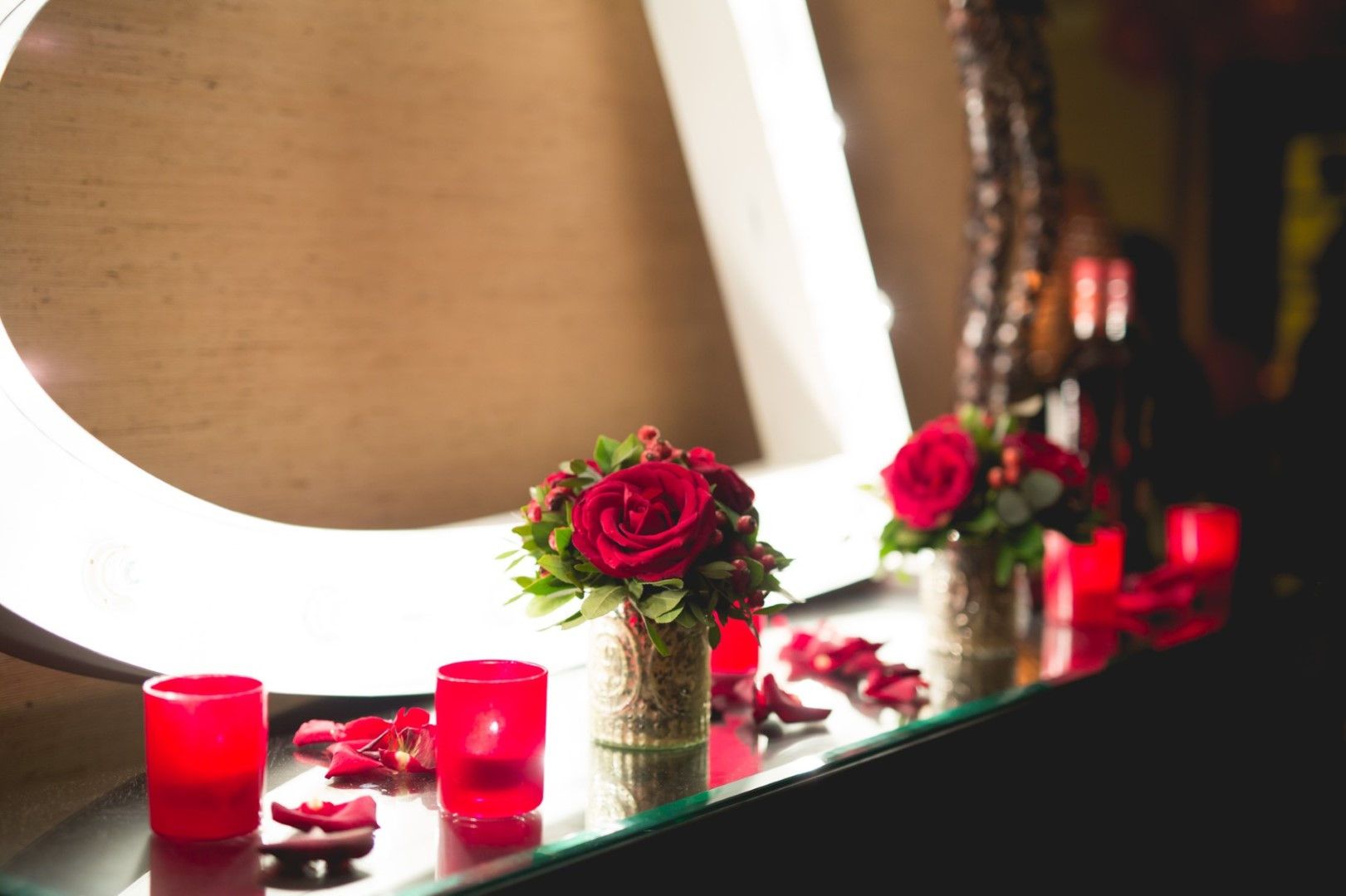 ΡΟΜΑΝΤΙΚΗ ΑΠΟΔΡΑΣΗ, ΑΓΙΟΥ ΒΑΛΕΝΤΙΝΟΥ, ΔΙΑΚΟΠΕΣ, ΕΞΟΣΜΗΣΗ, ΟΜΙΛΟΣ ΔΙΒΑΝΗ, ΞΕΝΟΔΟΧΕΙΟ